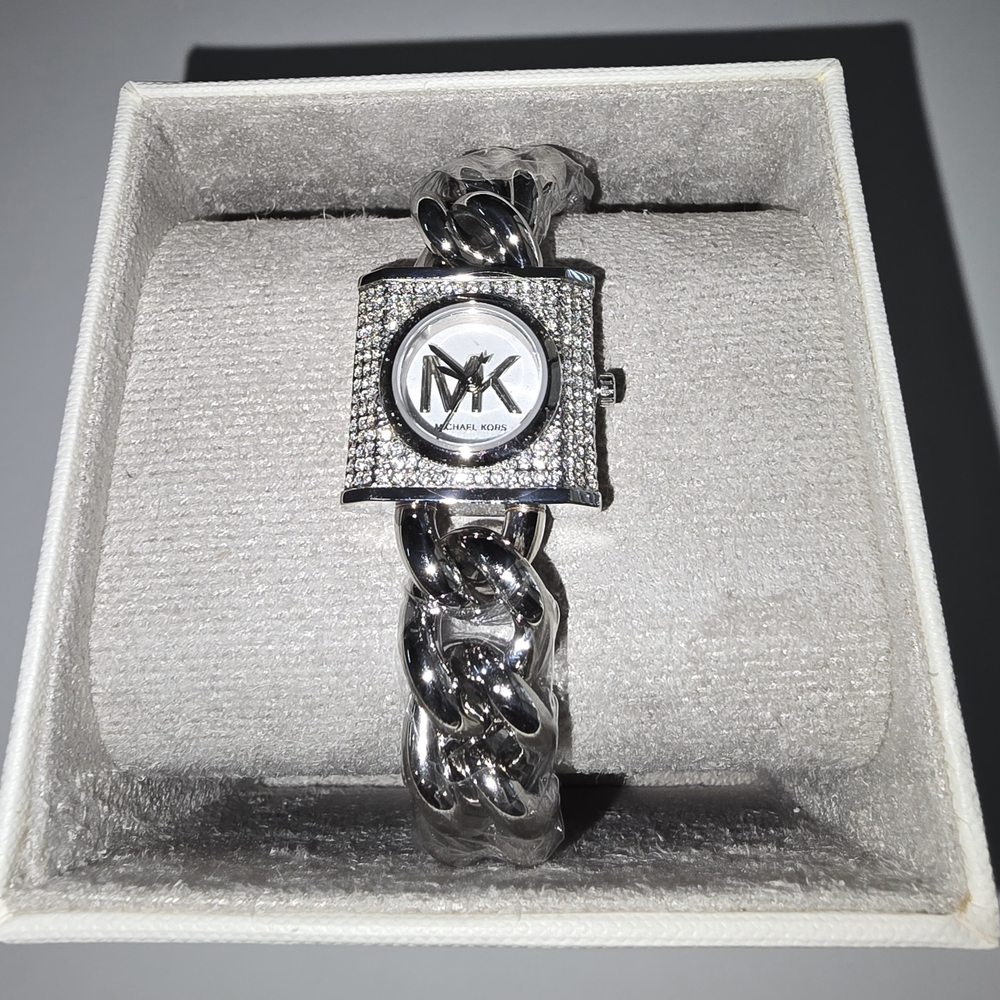 Michael Kors Silver Chain Bracelet Watch